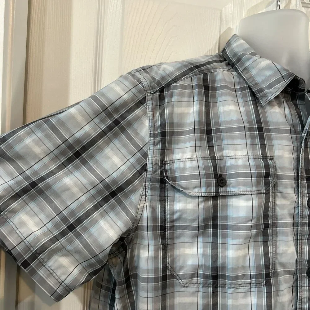 The North Face Mens XL Gray Plaid Short Sleeve Hiking Fishing Performance Shirt